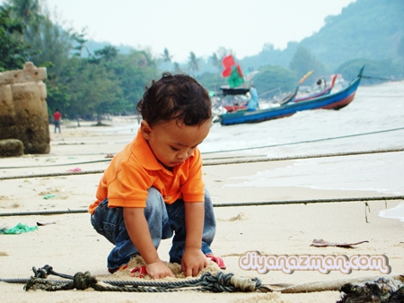 playing with sand