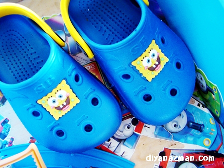 spongebob crocs shoes