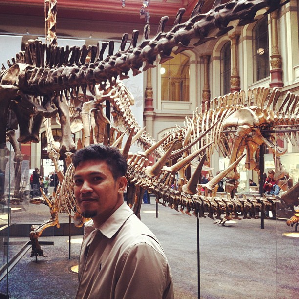  Yesterday at Berlin Natural History Museum. Miki said this is so awesome! Dinosour bones yo! 