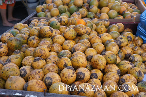 fresh tucuma fruit