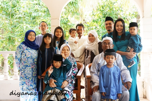 gambar family datok nenek