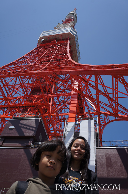 Diyana and Azman at Tokyo Tower