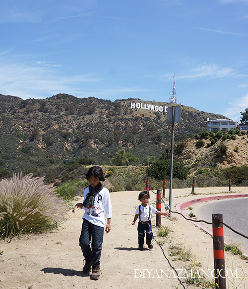 kids at hollywood sign los angeles