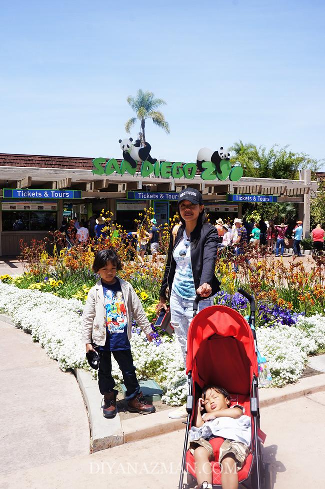 entrance at san diego zoo