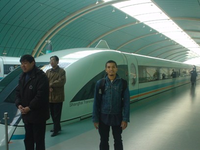 at maglev long yang station